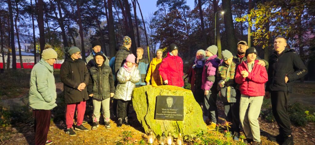 Wycieczka edukacyjna do Parku Solidarności w Policach z okazji Święta Niepodległości!