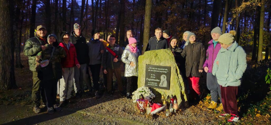 Wycieczka edukacyjna do Parku Solidarności w Policach z okazji Święta Niepodległości!