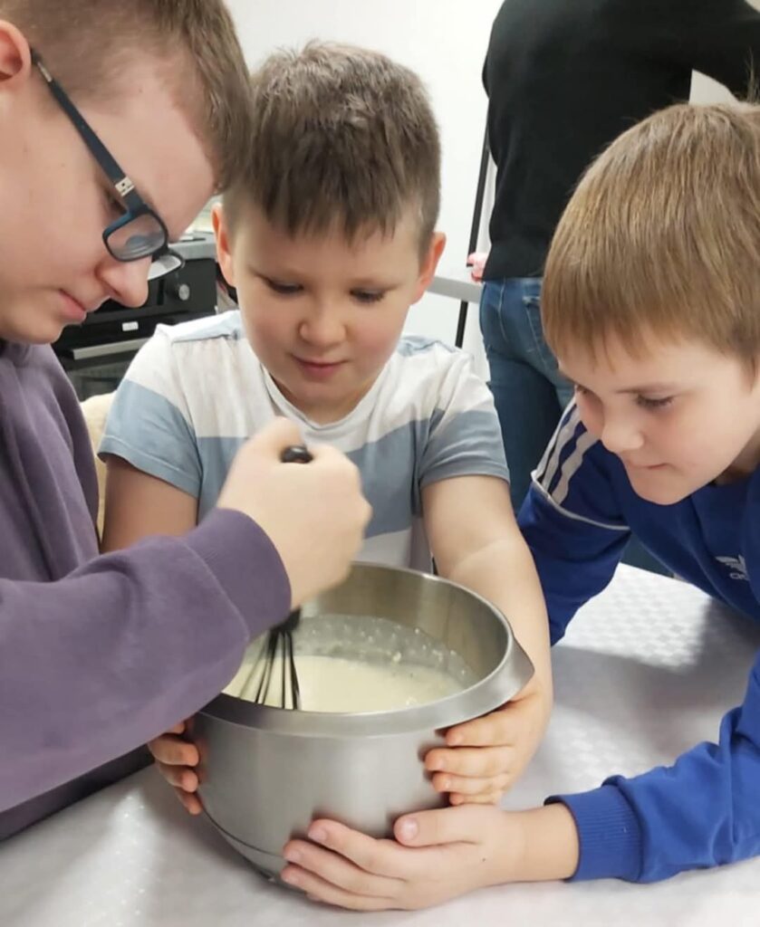 Innowacja pedagogiczna "Porozmawiajmy..." uczniowie realizują zajęcia w pracowni gospodarstwa domowego